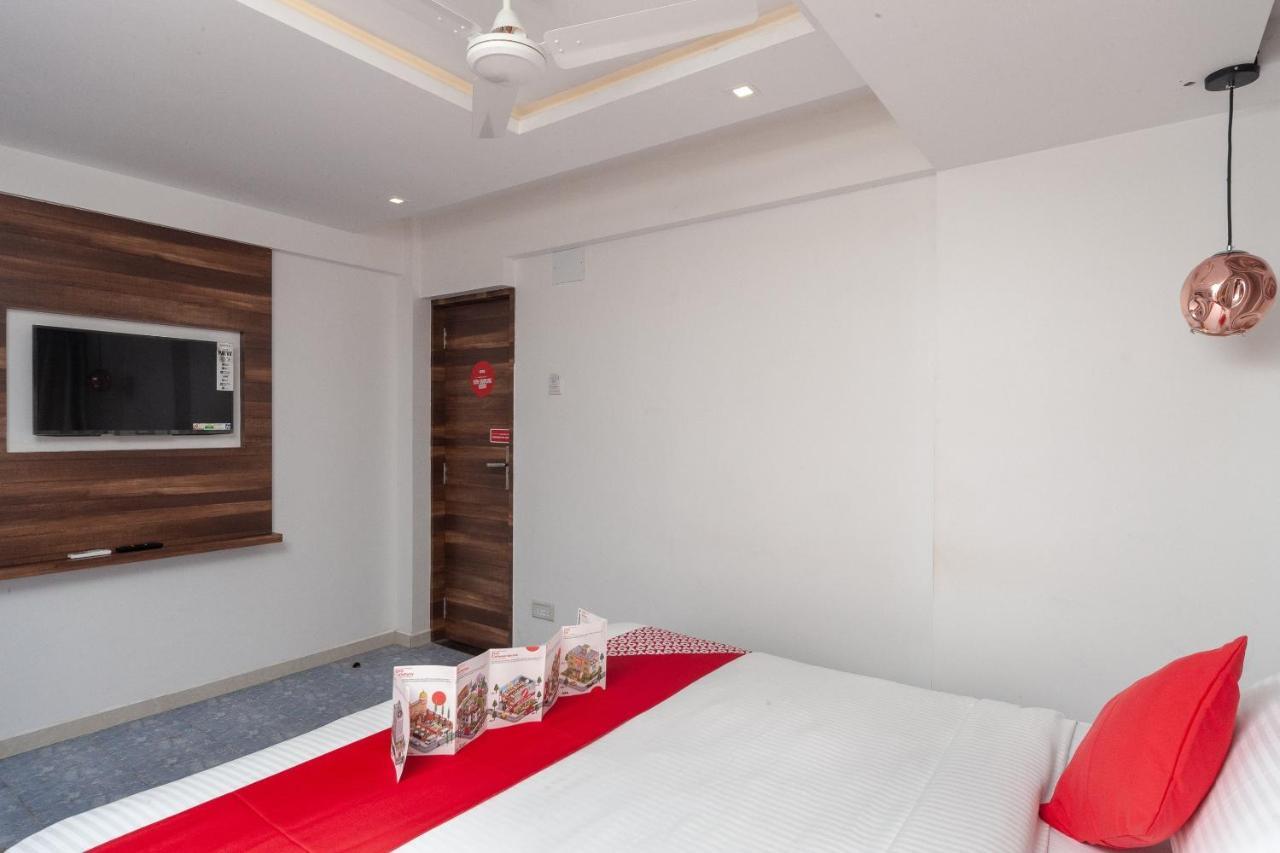 Capital O Admire Suit Hospitality Ченнаи Экстерьер фото