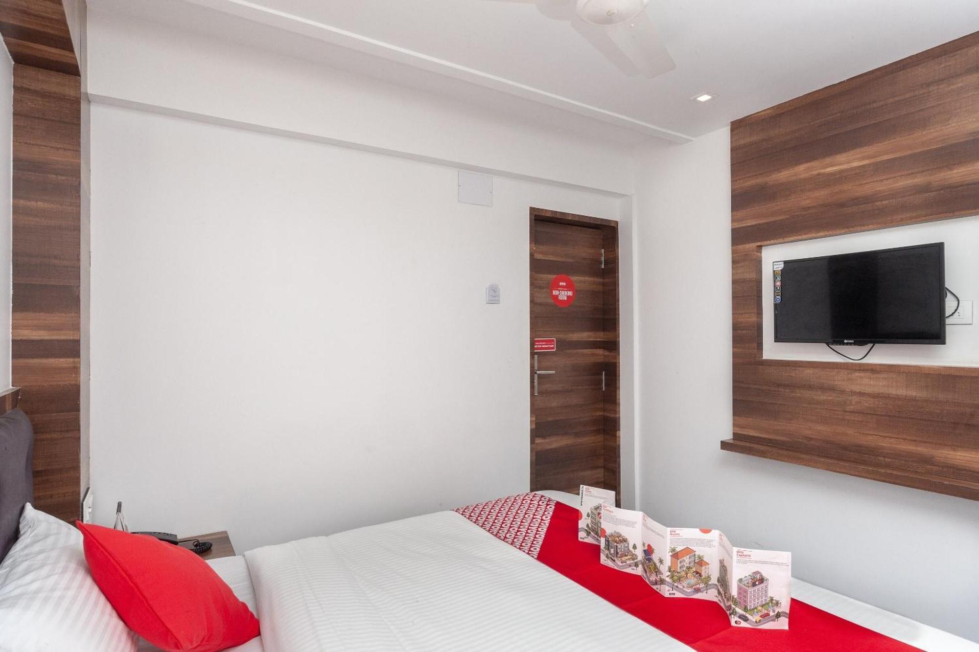 Capital O Admire Suit Hospitality Ченнаи Экстерьер фото